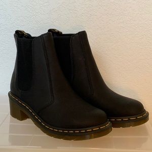 NWOT Dr. Martens Cadence Boot